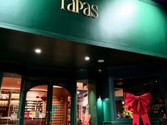 It's Tapas 门头 Tapas 字样 logo 特写（占位图，待补实拍）